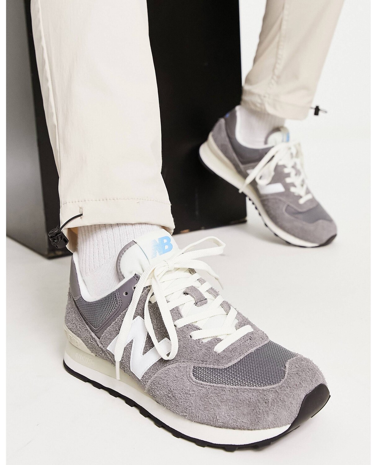 

Серые кроссовки премиум-класса New Balance 574
