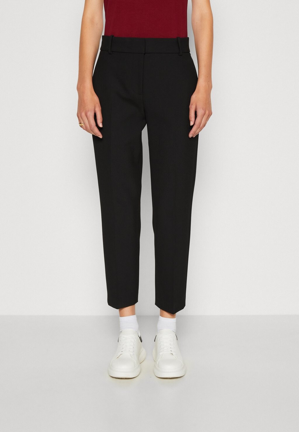 

Брюки Tommy Hilfiger SLIM STRAIGHT TRAVEL PANT, черный