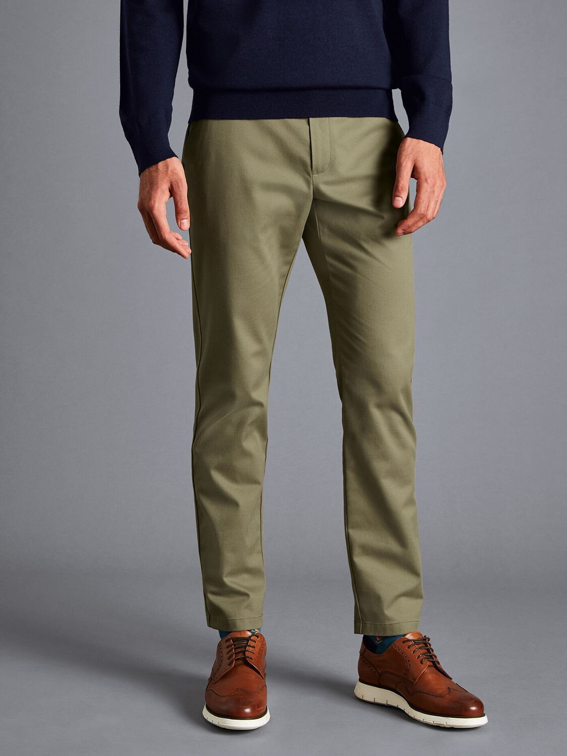 

Супертонкие брюки чинос Charles Tyrwhitt Ultimate без глажки, оливково-зеленый