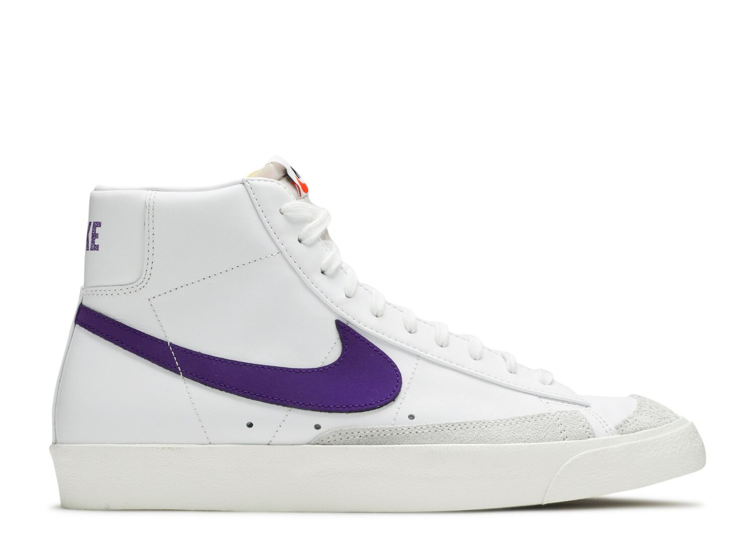 

Кроссовки Nike Blazer Mid 77 Vintage 'Voltage Purple', белый