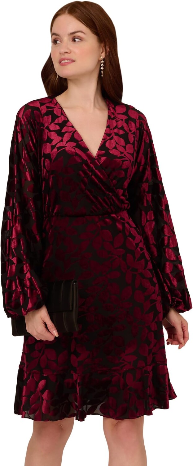 

Платье Adrianna Papell Velvet Burnout Short Dress, цвет Burgundy/Black
