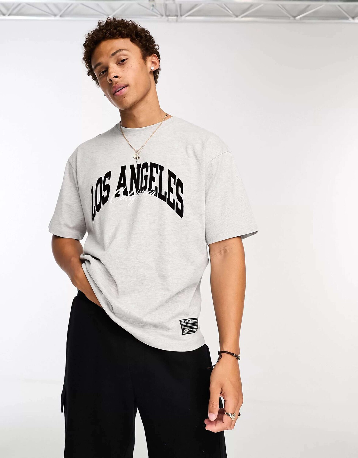 

Серая футболка с принтом Pull&Bear Los Angeles, Серый