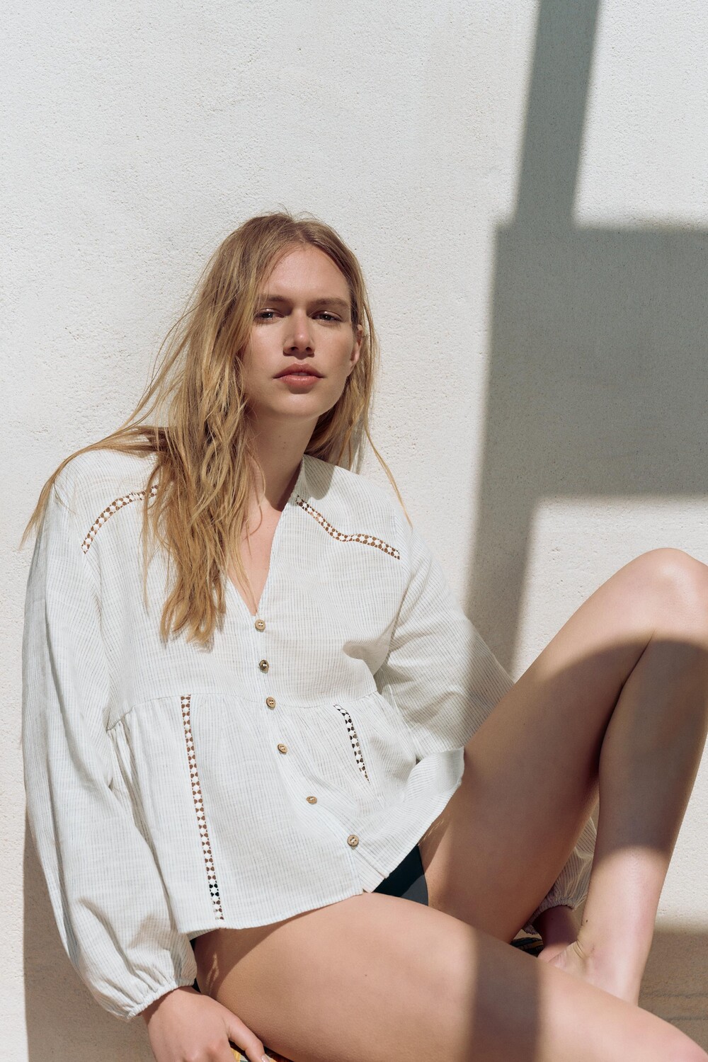

Топ с v-образным вырезом ZARA, экрю/синий