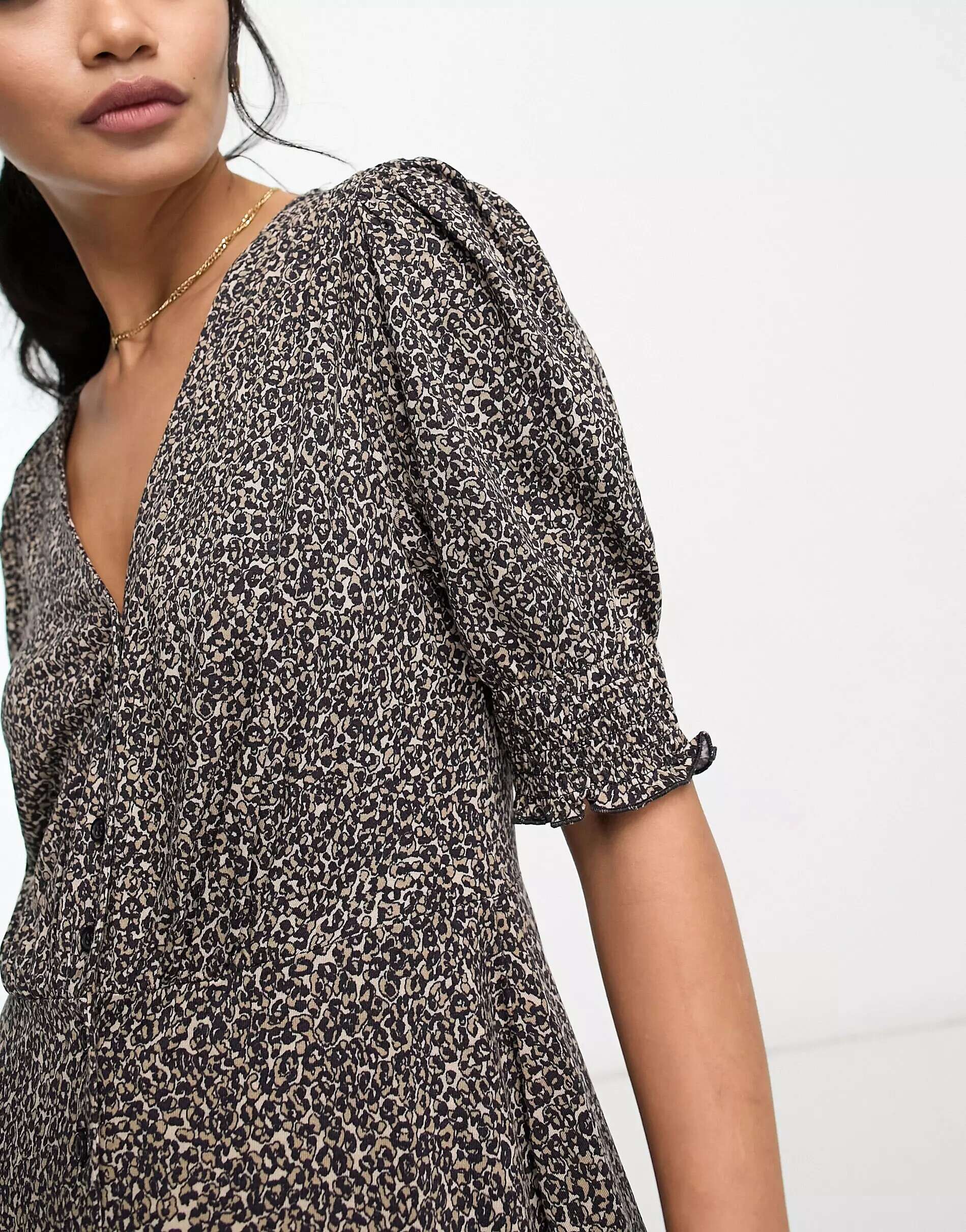 Леопардовое чайное платье из джерси с принтом French Connection цена и фото