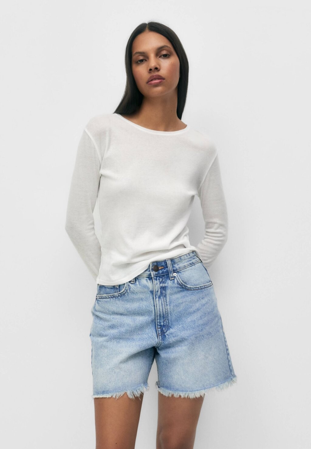 

Джинсовые шорты PULL&BEAR Bermuda, голубой