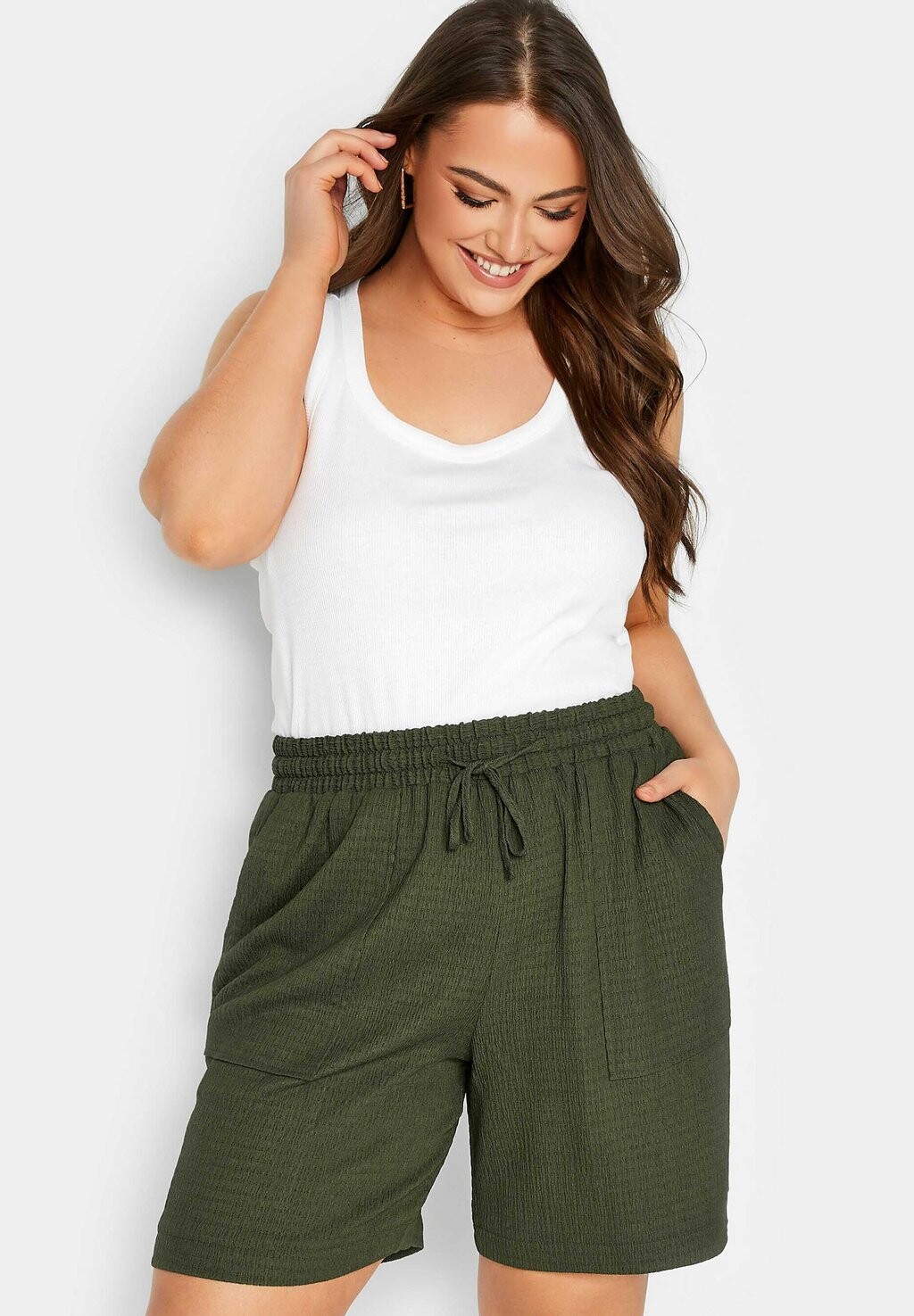 

Шорты CRINKLE Yours Clothing, цвет khaki