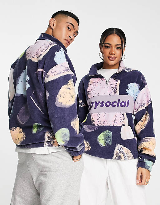 

Объемный свитшот унисекс с молнией на четверть ASOS Daysocial из флиса с принтом и вставкой с логотипом темно-синего цвета, Синий