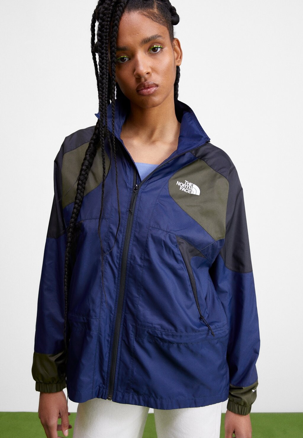 

Ветровка The North Face