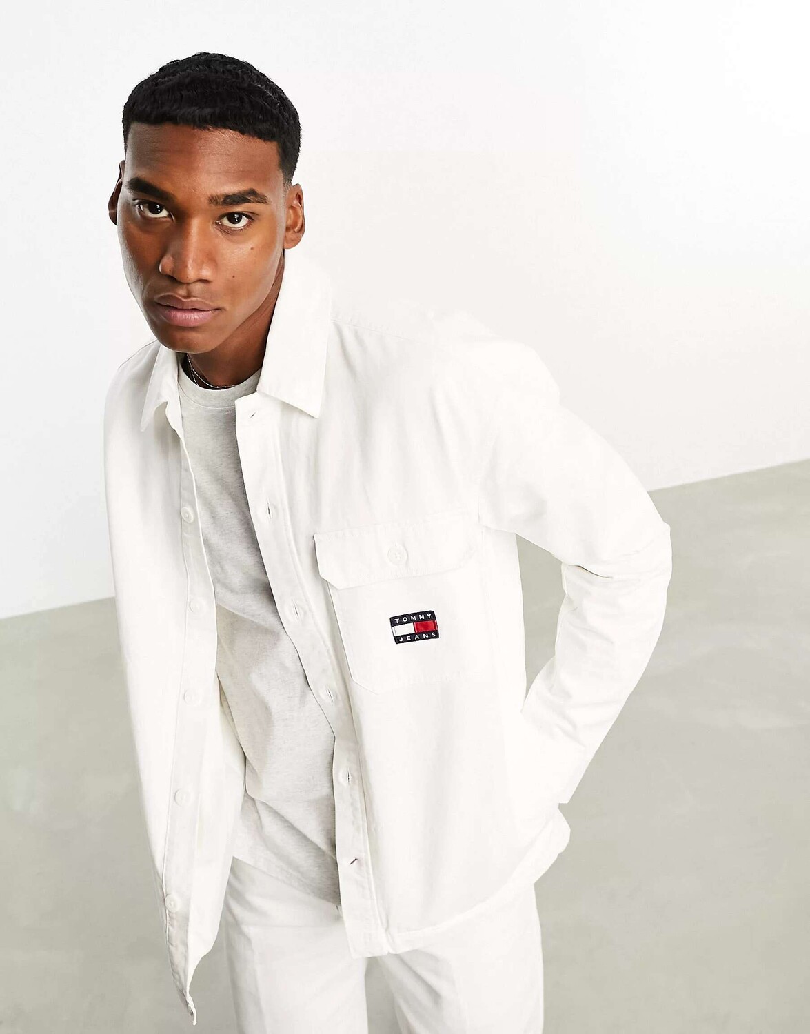 

Белая футболка с логотипом Tommy Jeans, Белый