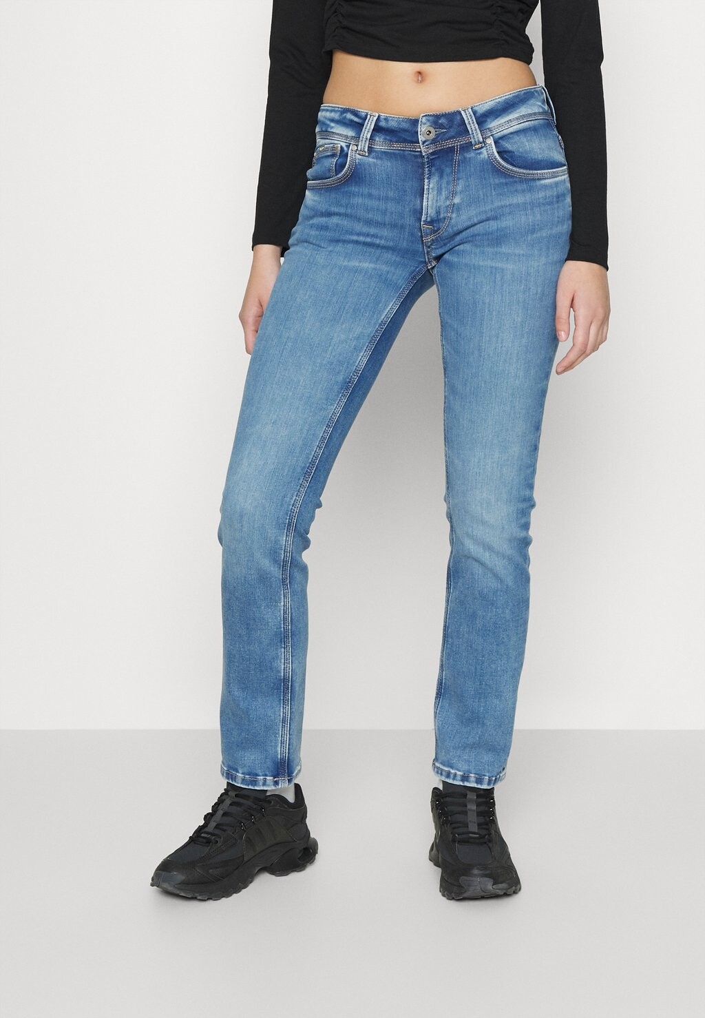 

Джинсы-сигареты Pepe Jeans