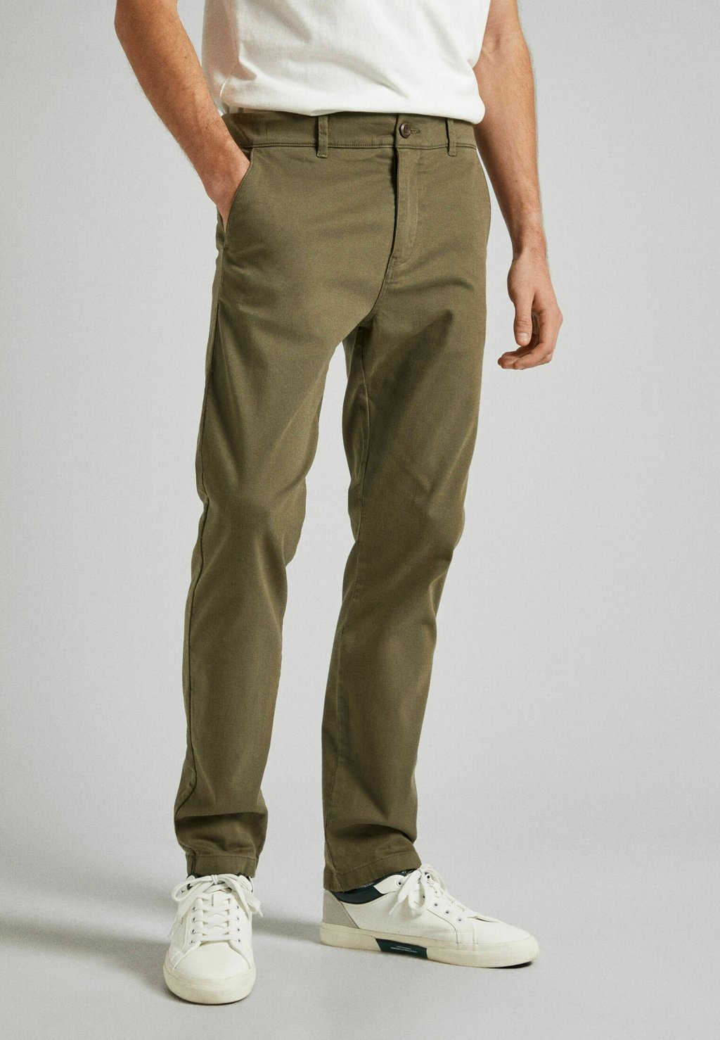 

Чино Pepe Jeans, цвет military green