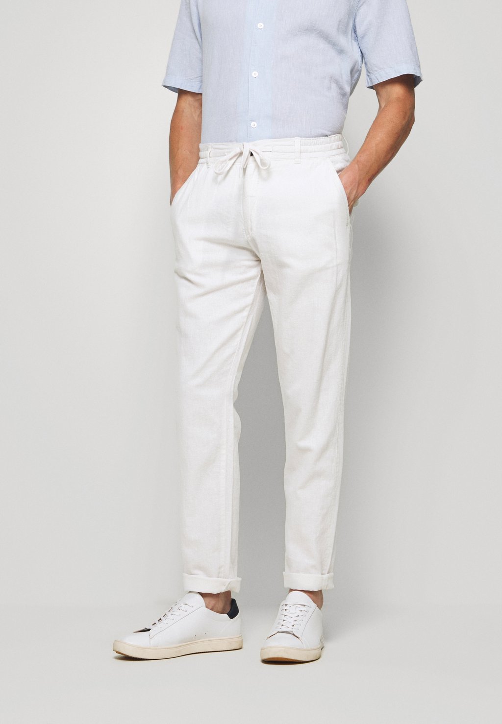 

Брюки Tapered Fit Pants Lindbergh, белый