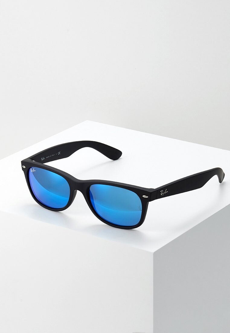 

Солнцезащитные очки Ray-Ban