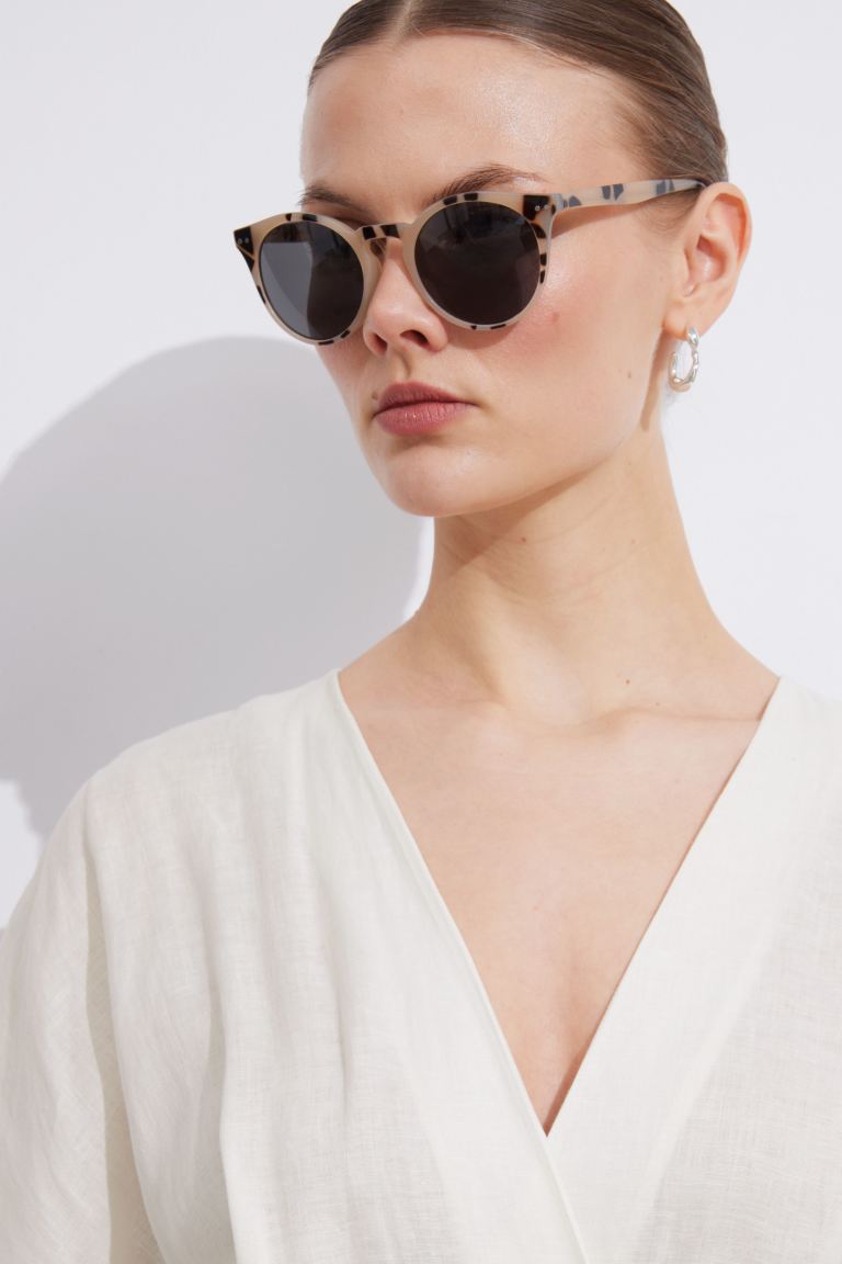 Классические солнцезащитные очки в круглой оправе и другие истории H&M, бежевый