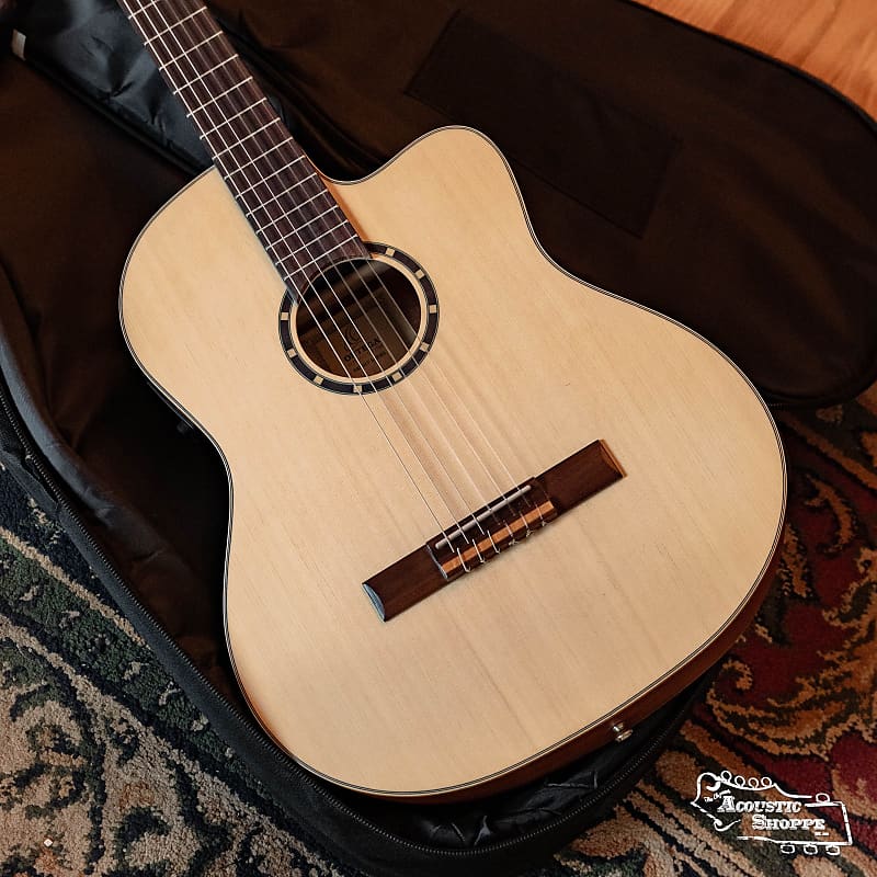 Акустическая гитара Ortega RCE125SN Family Series Spruce/Mahogany Thinline Classical Guitar w/ Pickup #0070