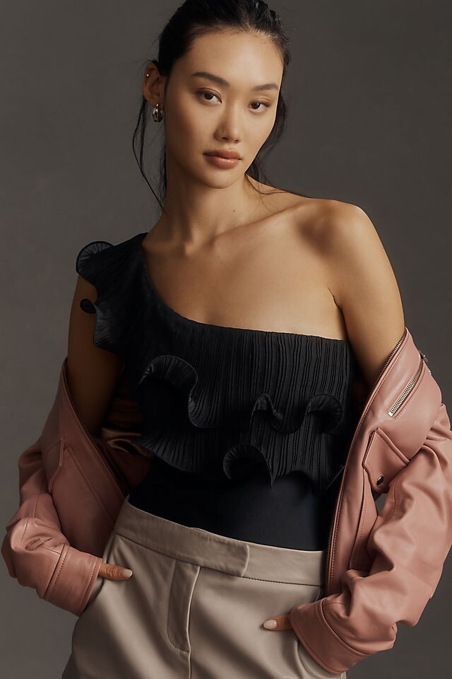 

Боди Anthropologie плиссированное с рюшами, черный