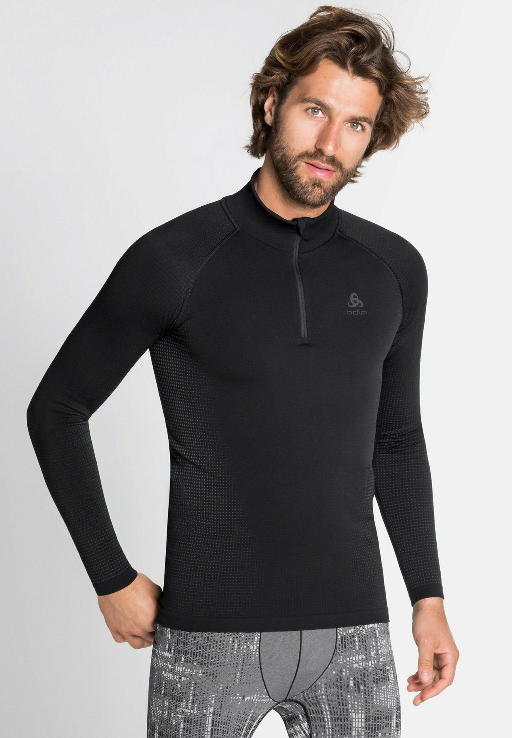 Майка/рубашка PERFORMANCE WARM TURTLE NECK HALF ODLO, цвет black-new odlo graphite grey цена и фото