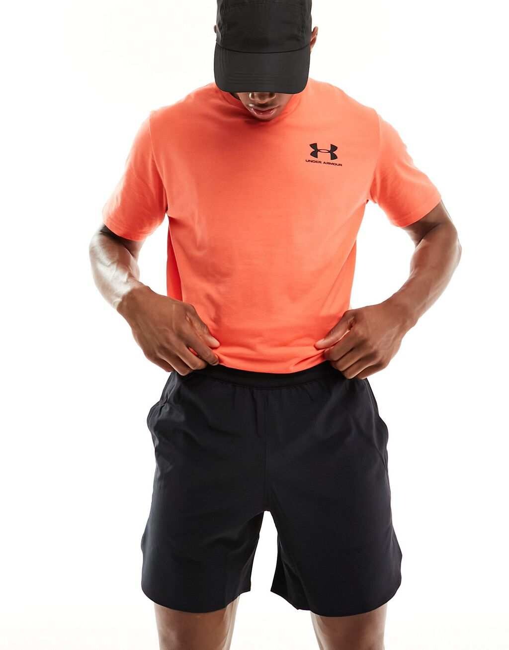 

Черные тканые шорты Under Armour Peak