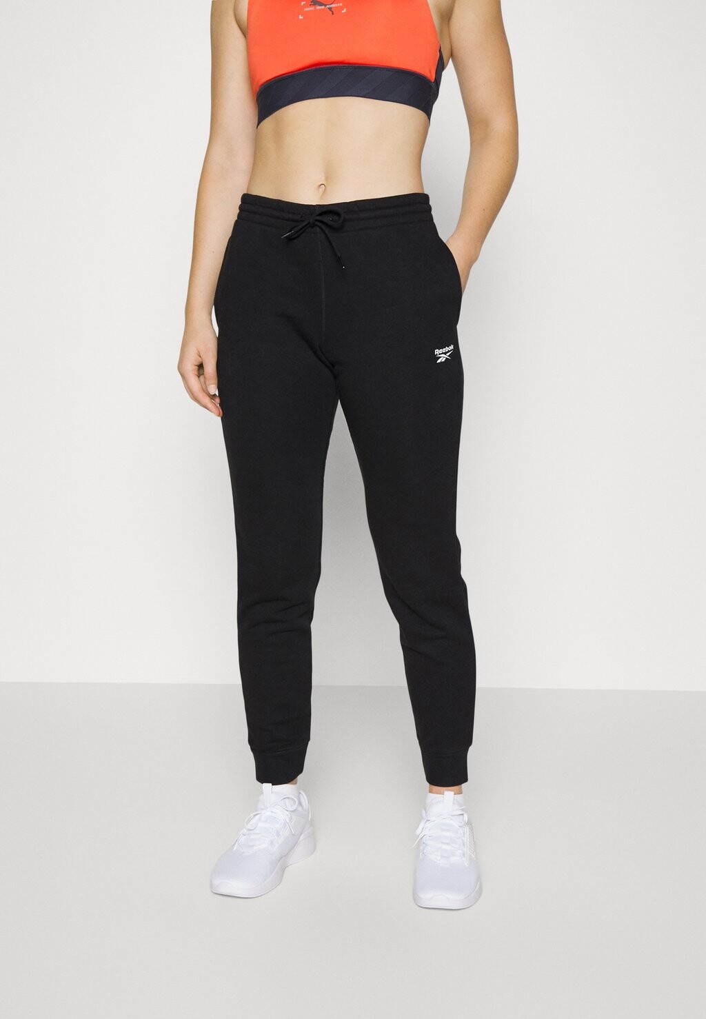 

Спортивные брюки Reebok, черный