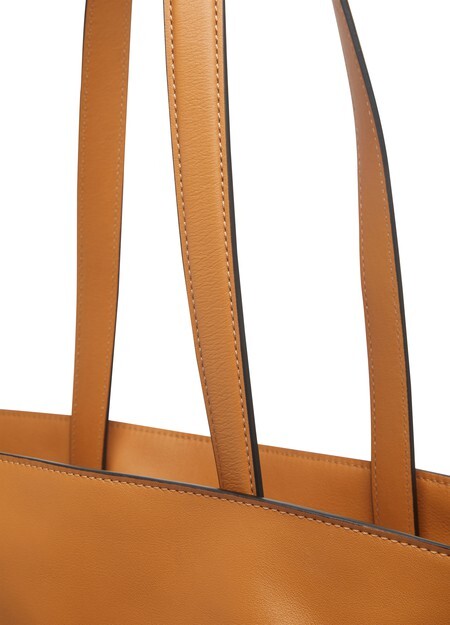 

Большая сумка фламенко. Loewe