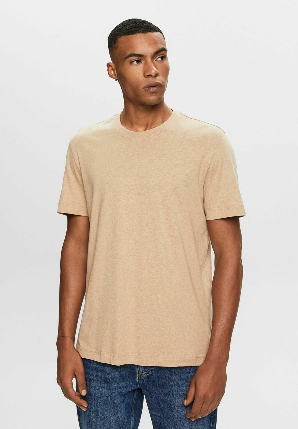 

Футболка базовая RUNDHALS Esprit, цвет sand