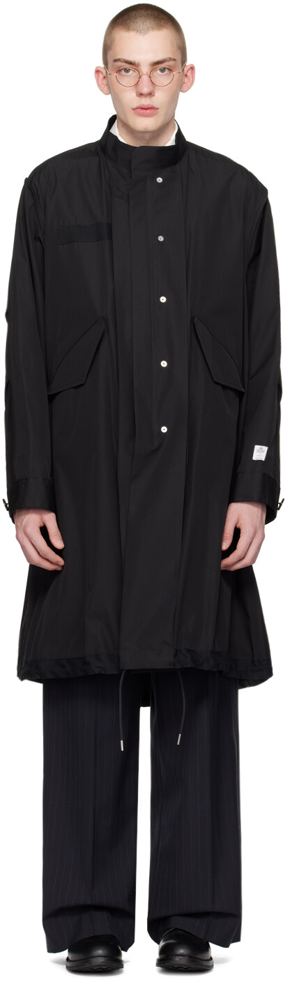 

Черное пальто с воротником-стойкой Sacai