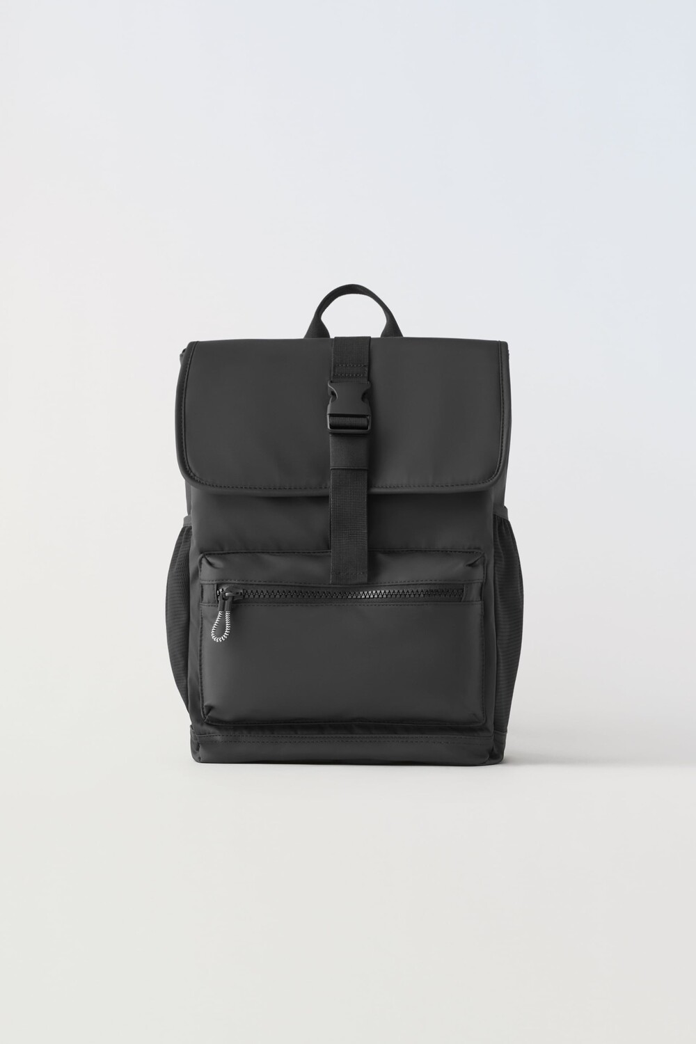 

Резиновый рюкзак Zara, черный