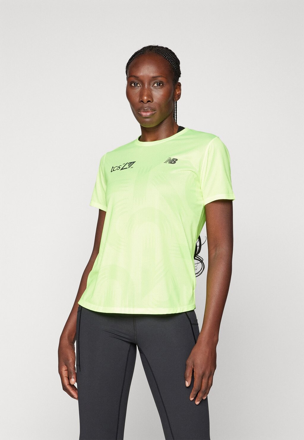

Спортивная футболка LONDON EDITION PRINTED ATHLETICS SHORT SLEEVE New Balance, цвет green