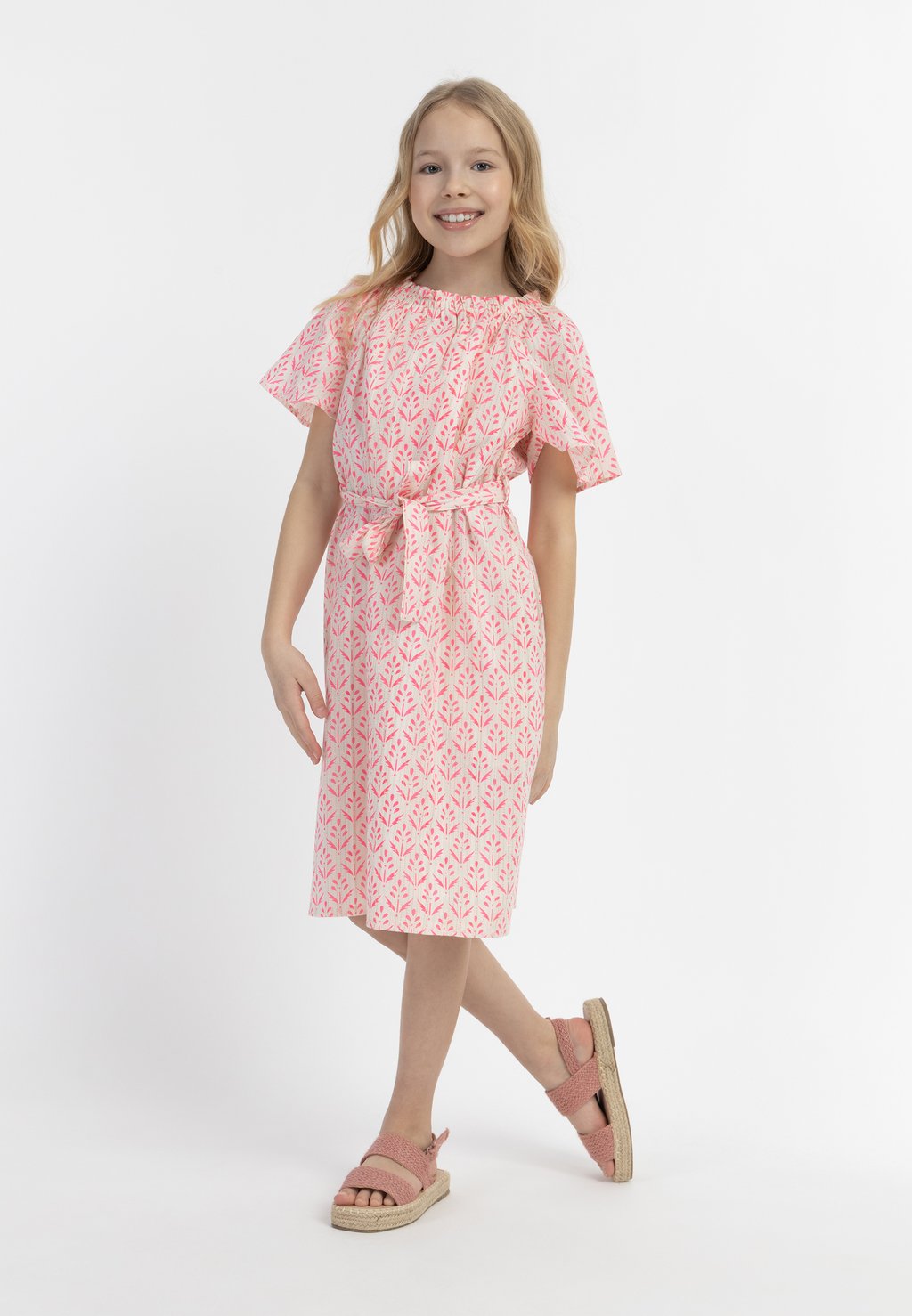 цена Повседневное платье SOMMER MIT PRINT IZIA, цвет neon pink