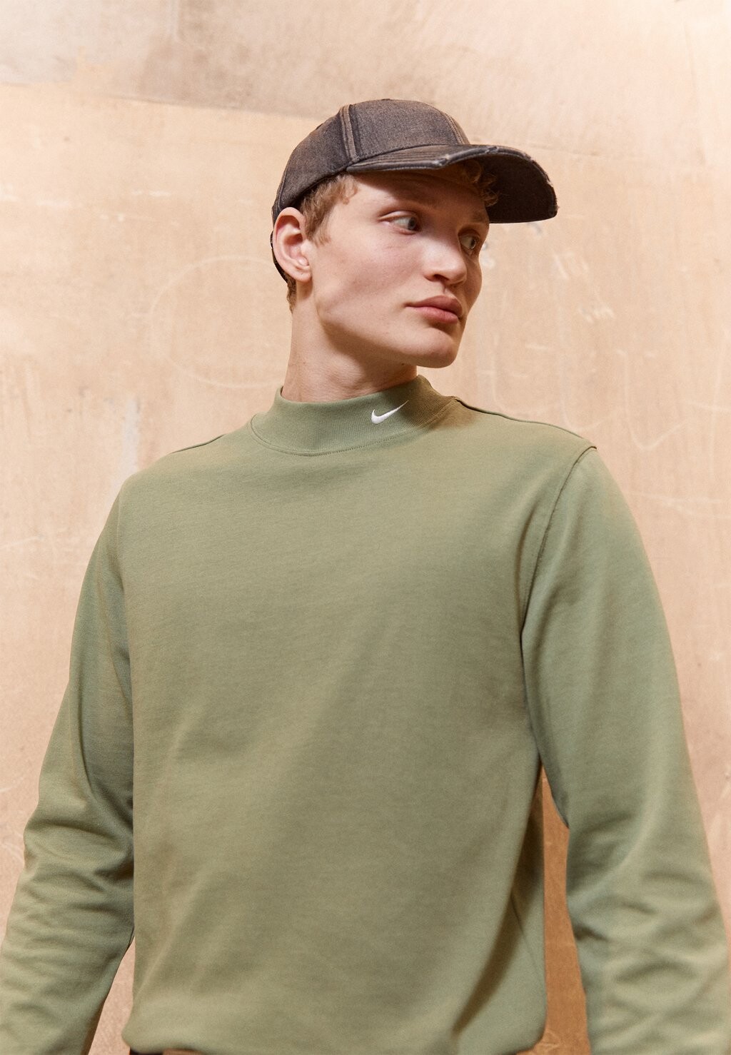

Толстовка Nike Mock Neck, зеленый / белый