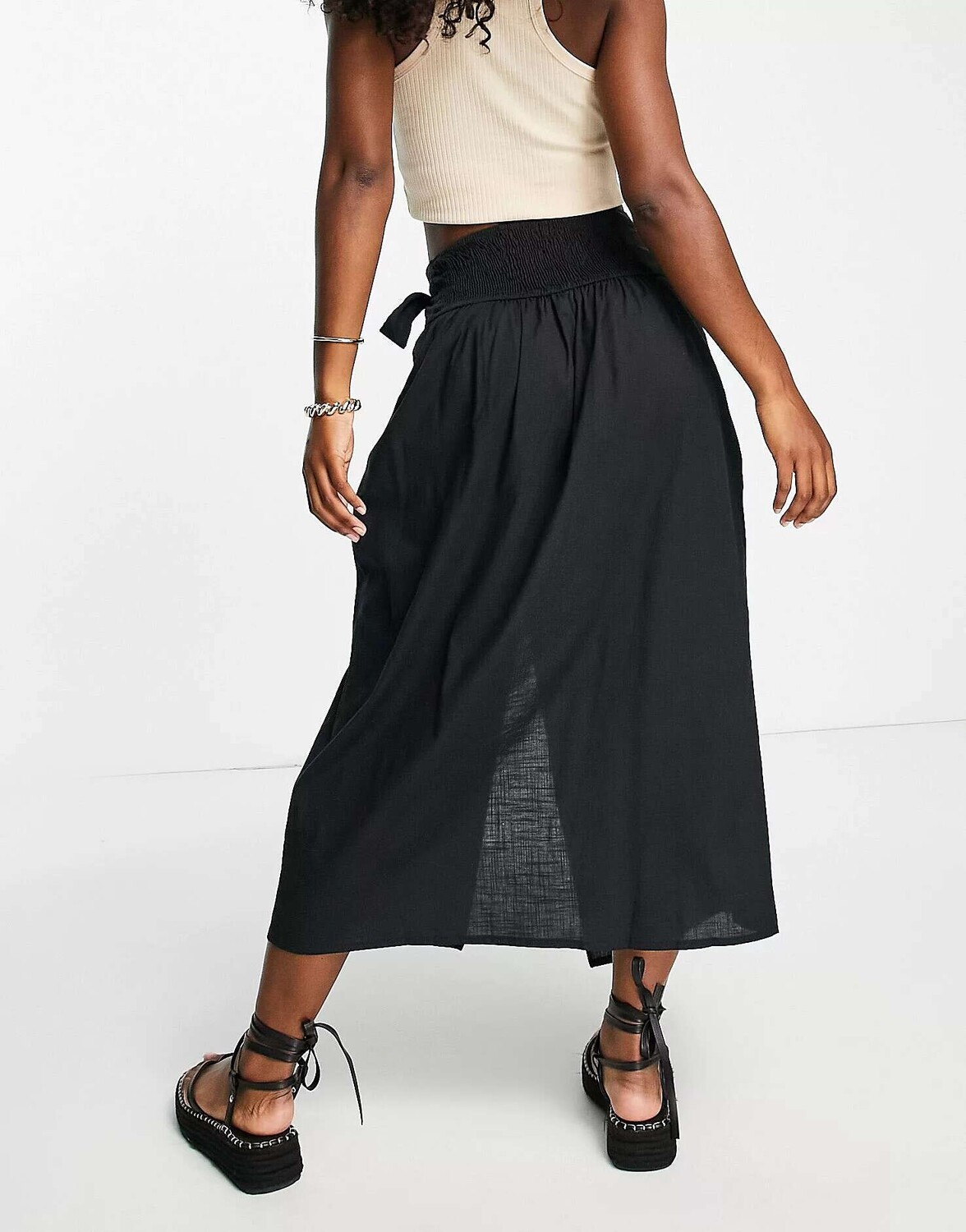 

Черная юбка миди с запахом Topshop
