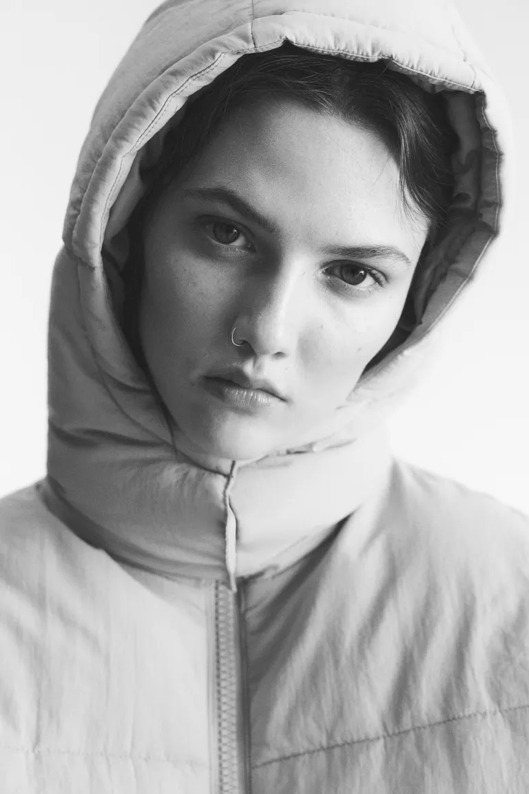 

Длинная стеганая куртка H&M, бежевый