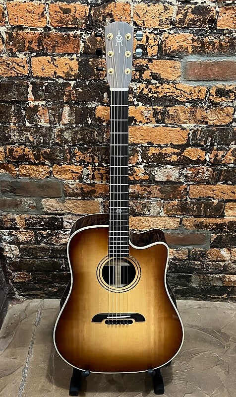 

Акустическая гитара Alvarez Yairi Masterworks Series DYM70CESHB Shadowburst