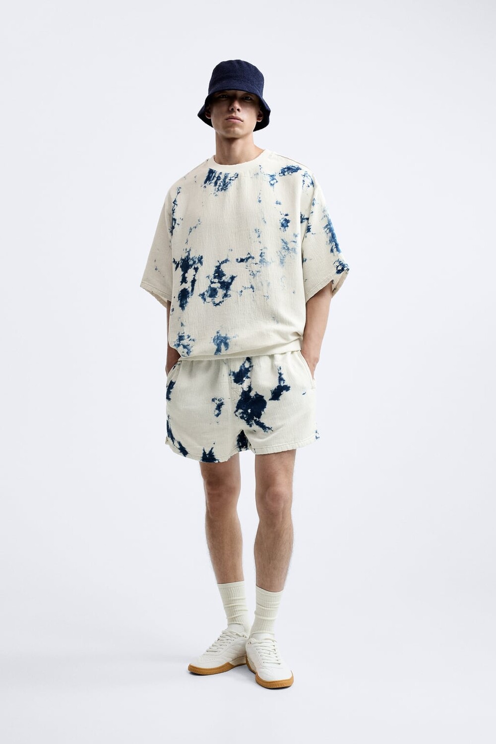

Шорты-бермуды из денима tie-dye ZARA, белый