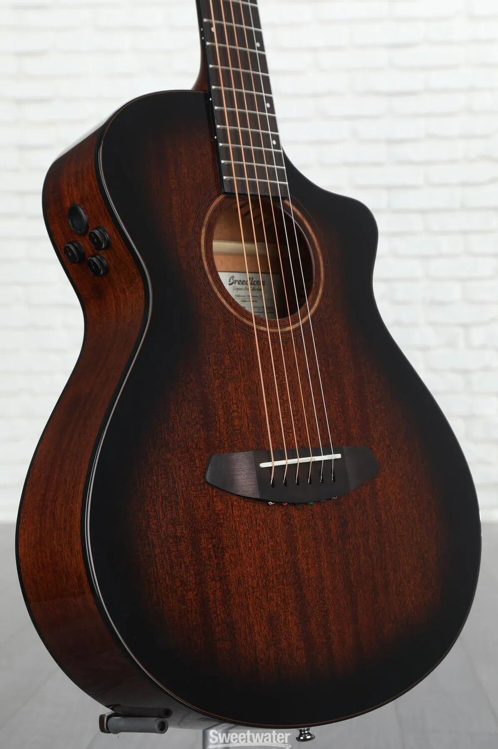 

Акустико-электрическая гитара Breedlove Organic Wildwood Pro Companion CE - замша