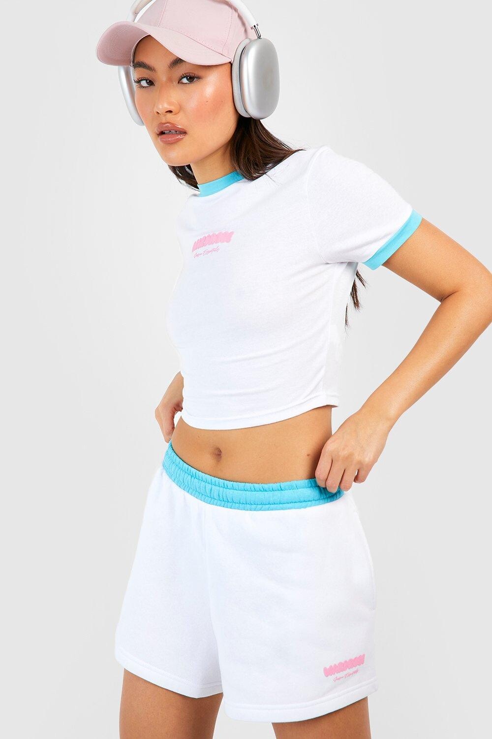 

Спортивные шорты с контрастным слоганом Boohoo, белый