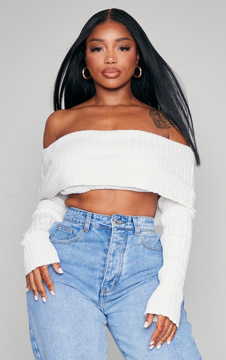 

PrettyLittleThing Белый укороченный топ с длинными рукавами и вырезом в рубчик Shape