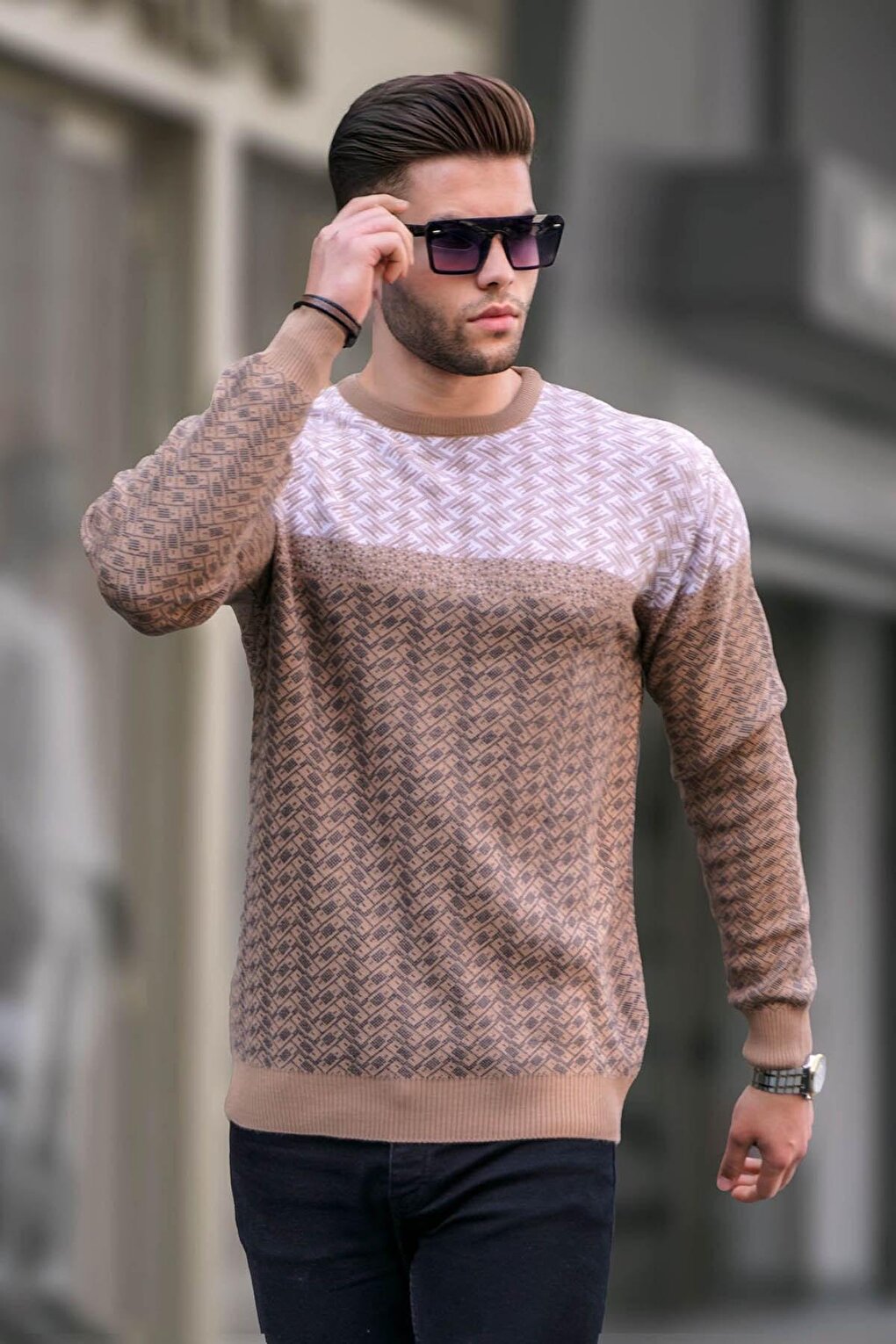 Бежевый мужской вязаный свитер с рисунком 5977 MADMEXT
