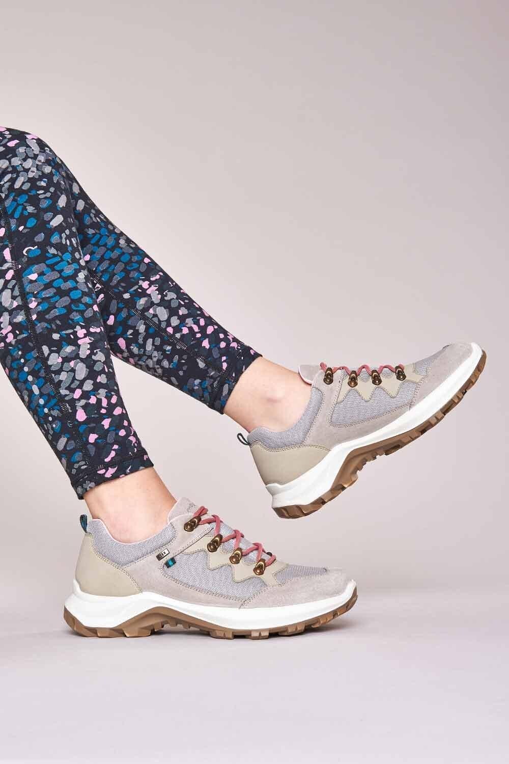 

Кроссовки 'Anstey' Water Resistant Trainers Moshulu, коричневый