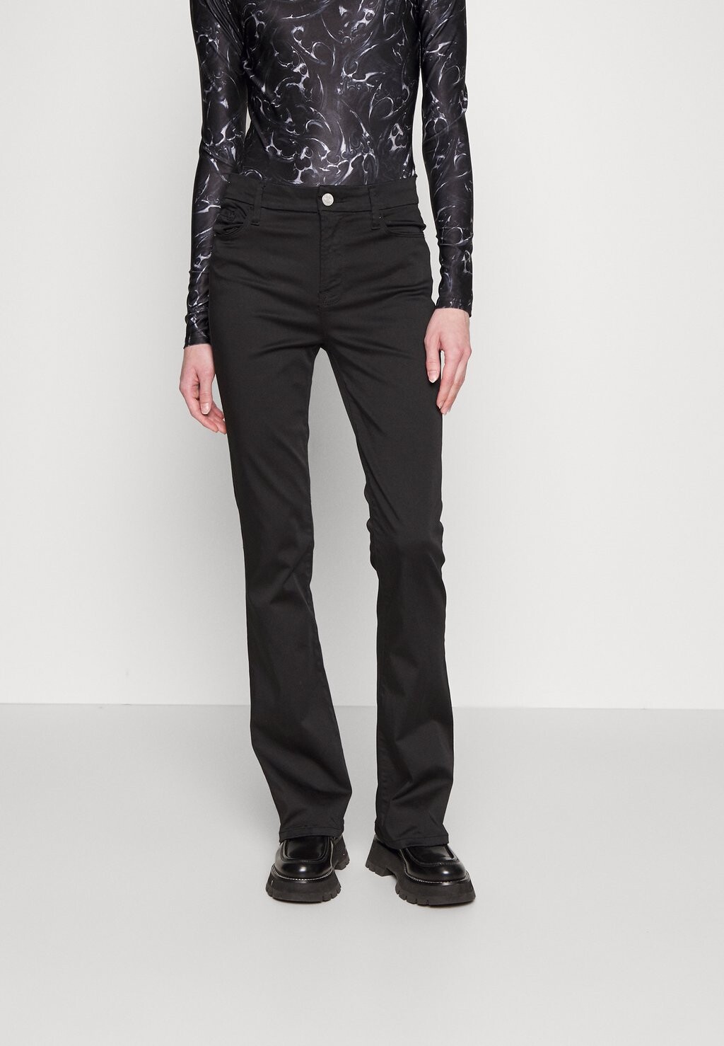 

Джинсы Bootcut FRAME