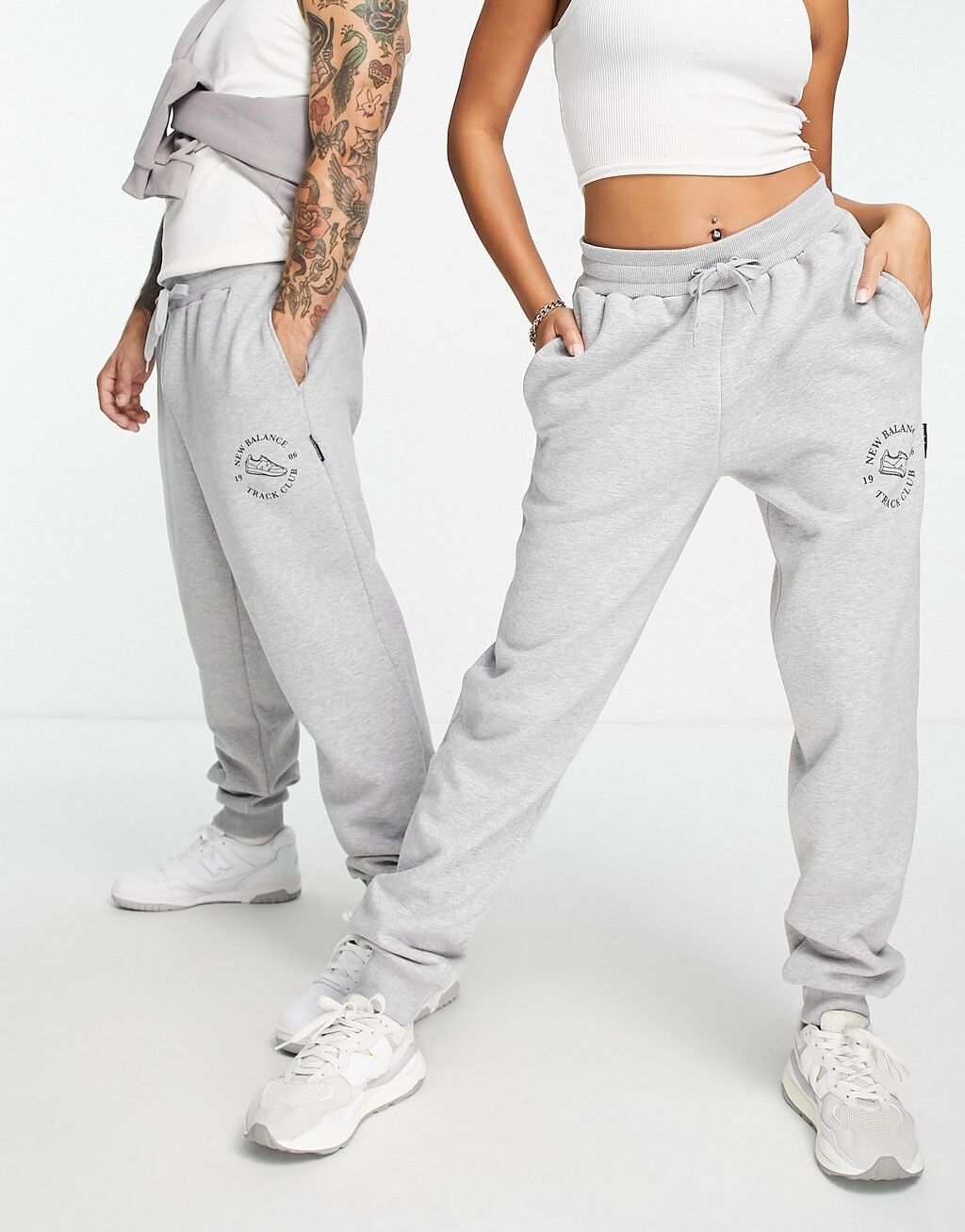 

Серые джоггеры для бега унисекс New Balance — эксклюзивно на ASOS