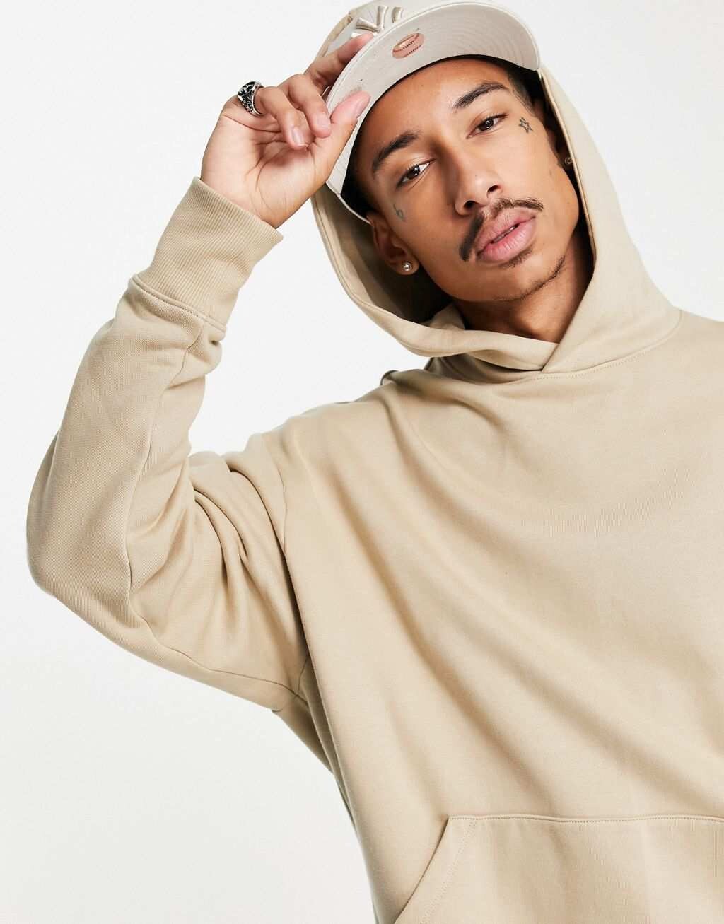

Бежевая тяжелая толстовка оверсайз ASOS DESIGN