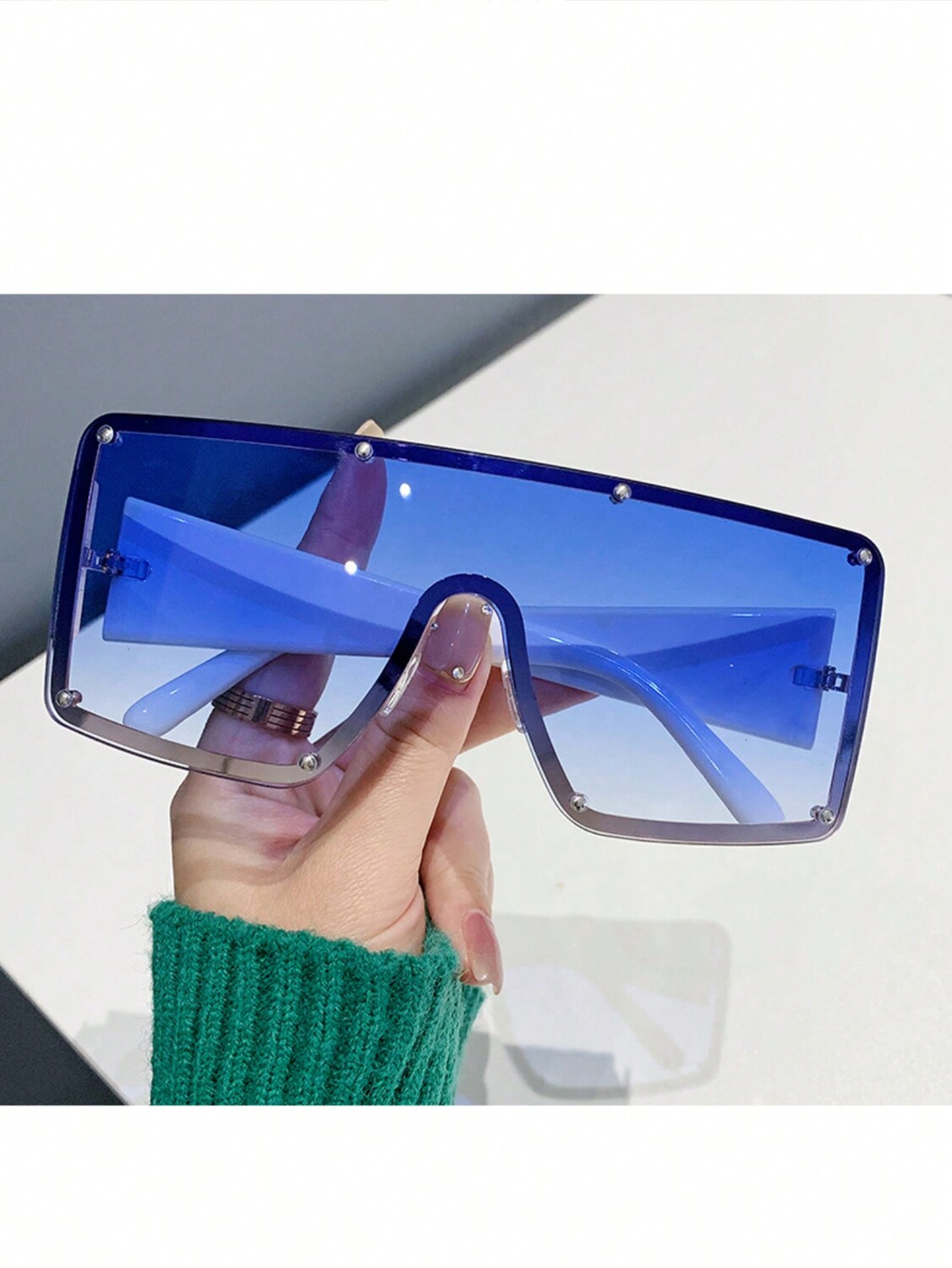 

Солнцезащитные очки Unibody с квадратными линзами, золотой / синий