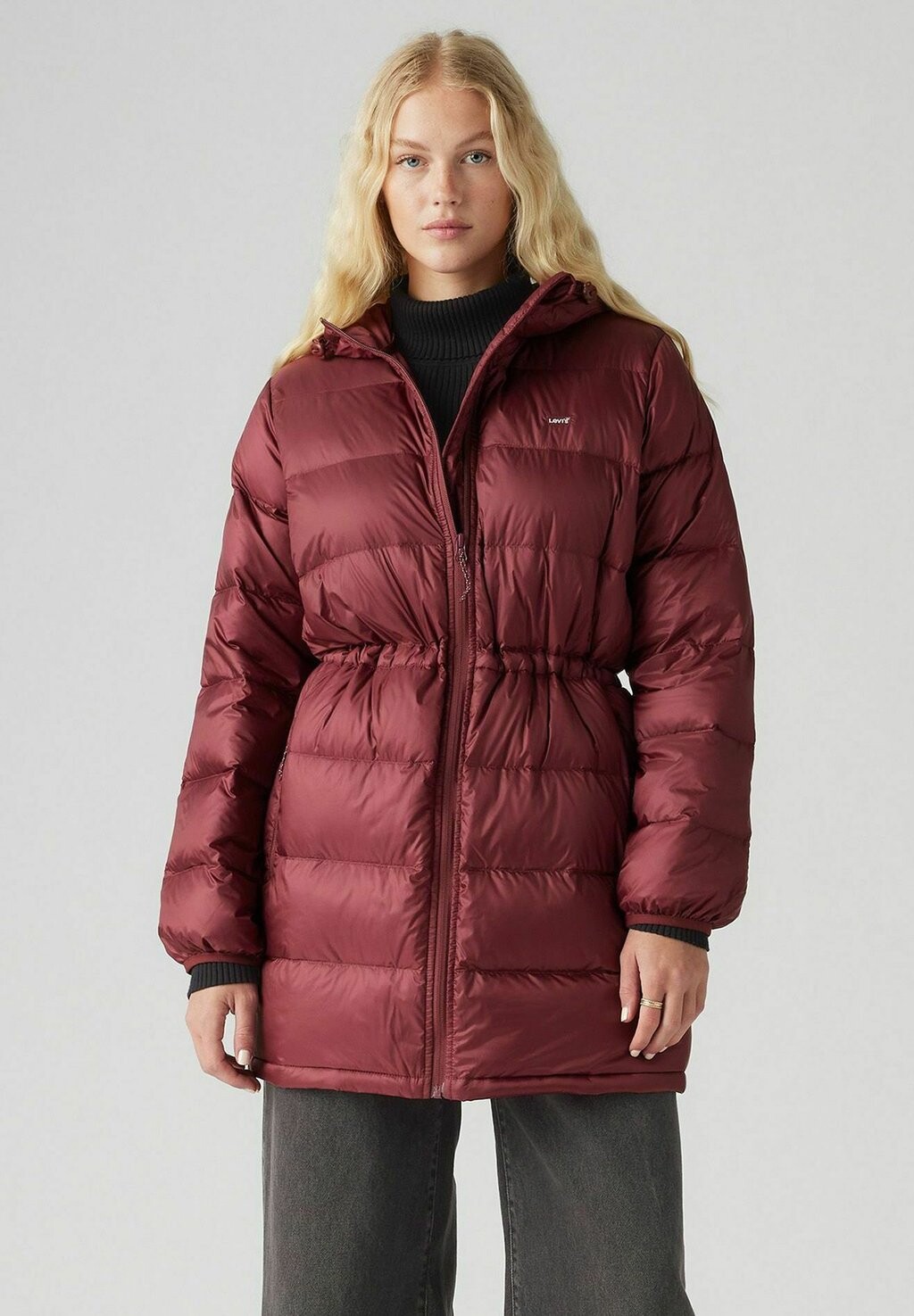 

Зимнее пальто POLLY MIDI PUFFER CAVIAR Levi's®, красный