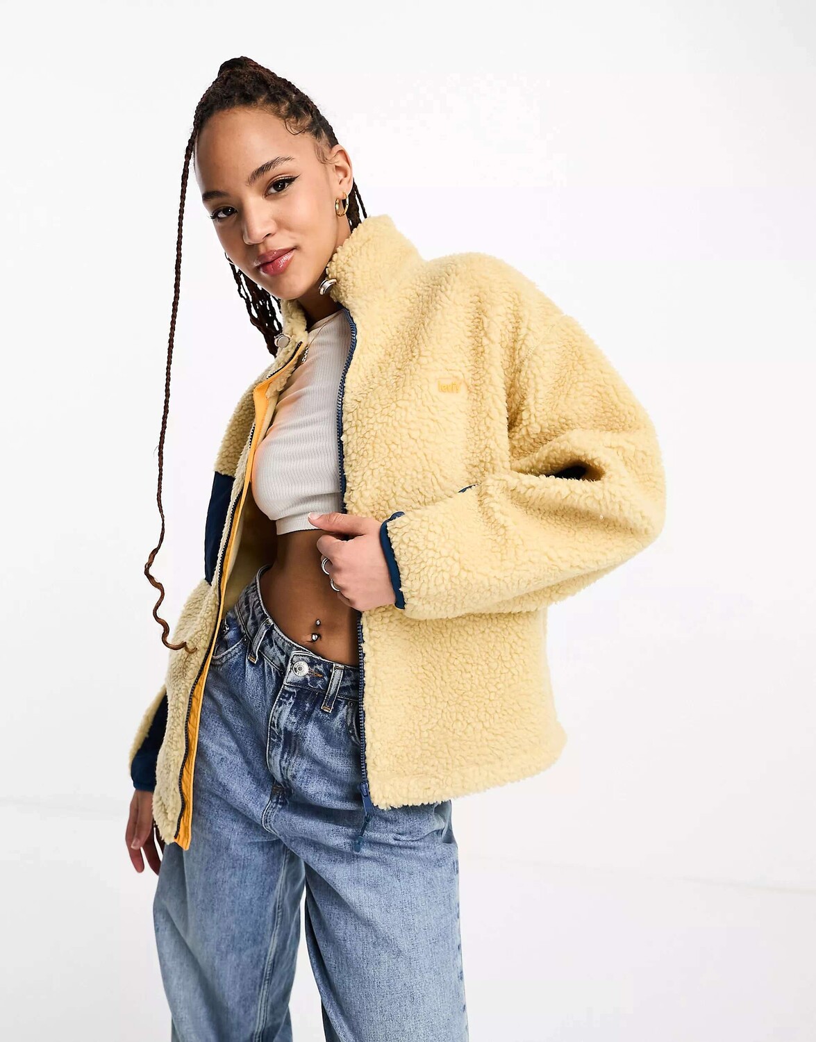 

Кремовая куртка Levi's из шерпы на молнии с карманом, Бежевый