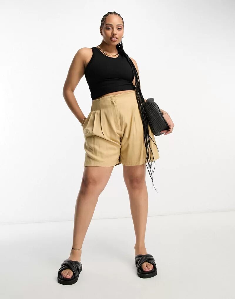 

Бежевые льняные шорты со швом на талии ASOS Curve