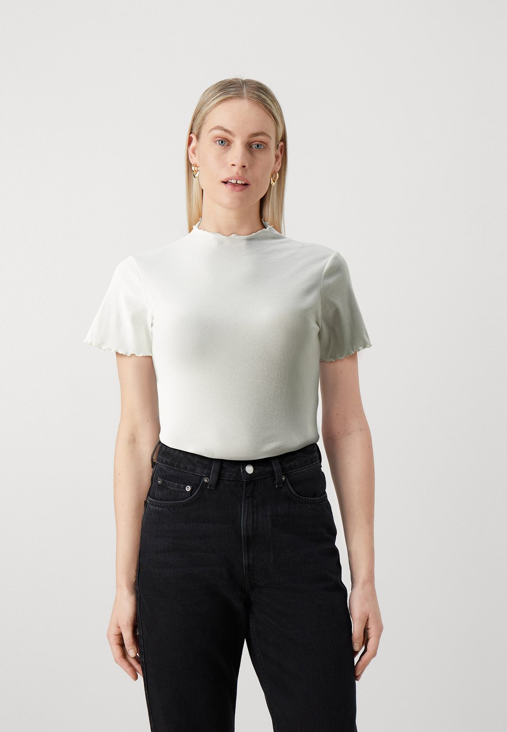 

Футболка с принтом SHORT SLEEVE HIGH NECK RUFFLED HEM LINES Marc O'Polo DENIM, цвет egg white