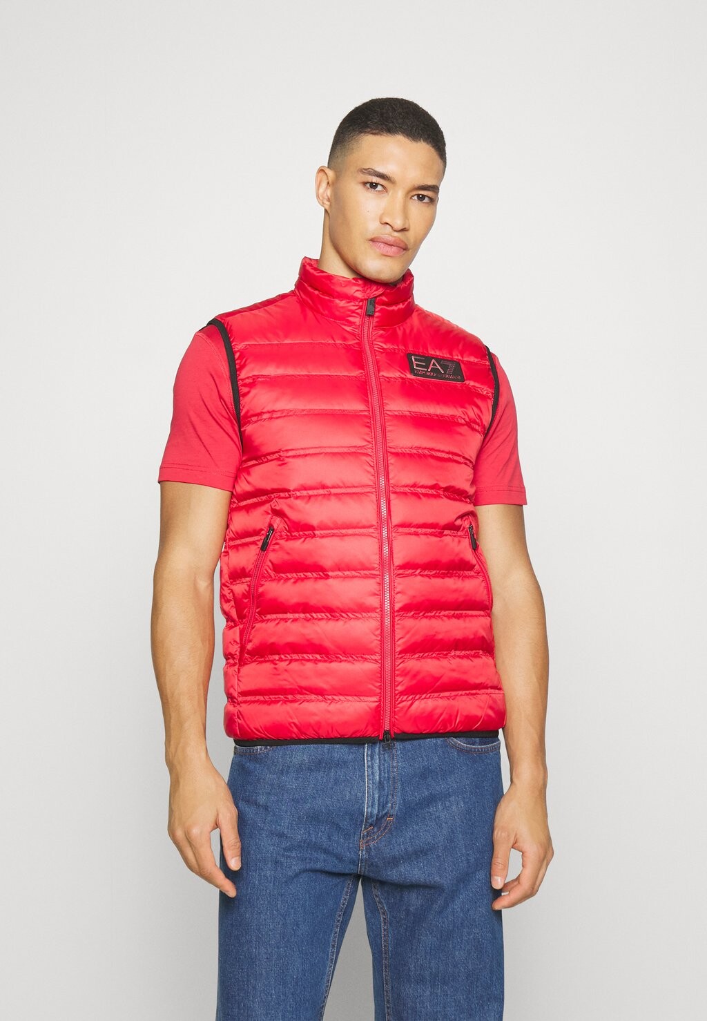 

Жилет EA7 Emporio Armani, красный