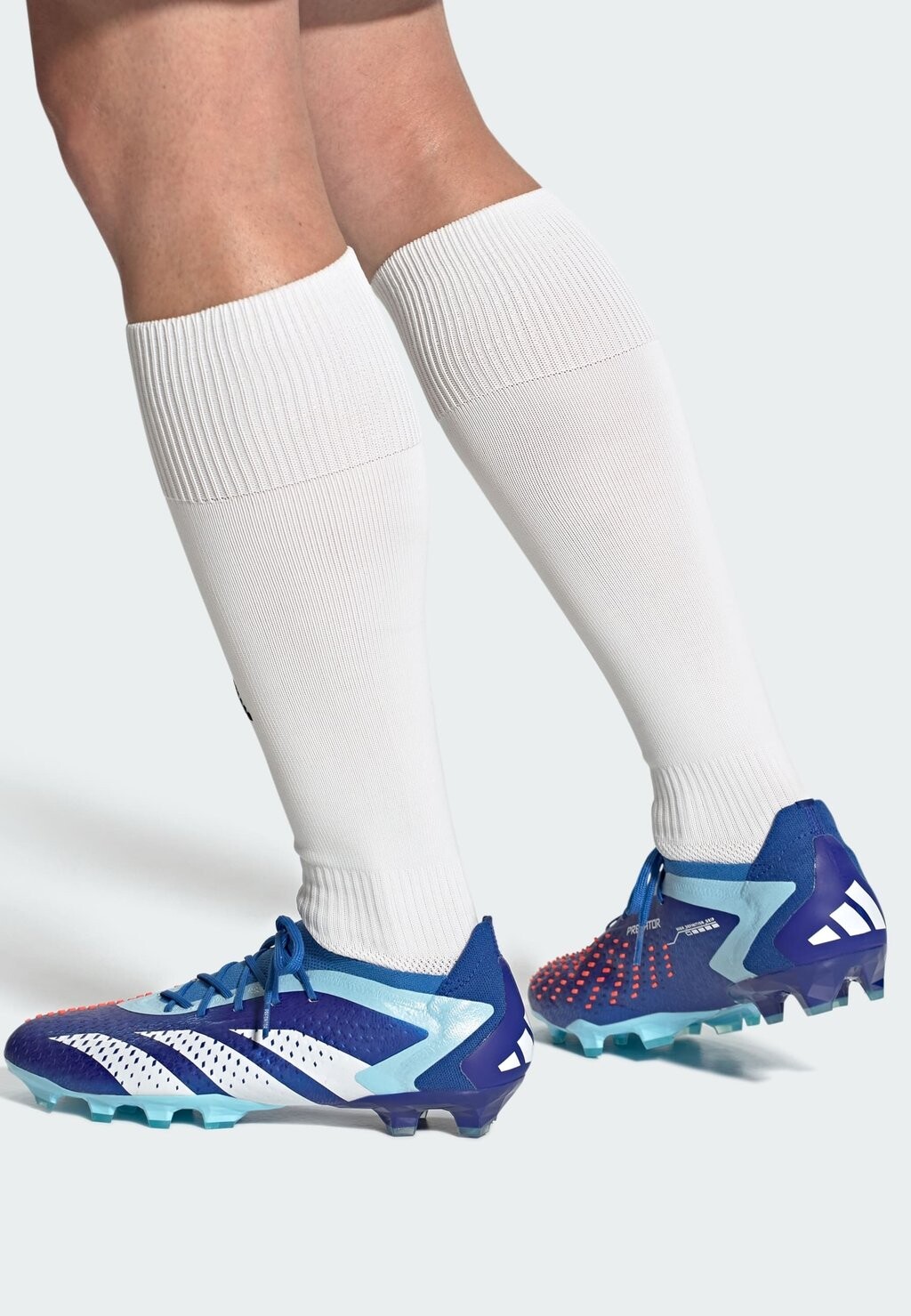 

Футбольные бутсы с шипами PREDATOR ACCURACY.1 LOW ARTIFICIAL GRASS BOOTS Adidas, яркое королевское облако белое блаженство синее