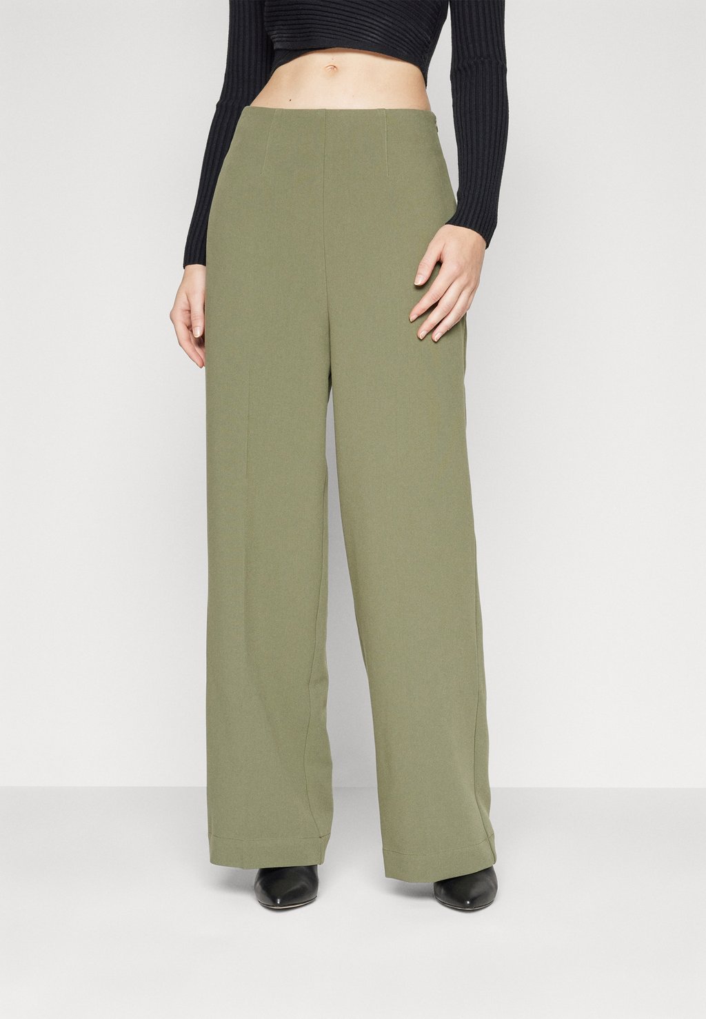 

Брюки BARBINE PANTS MSCH Copenhagen, цвет four leaf clove